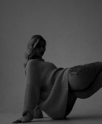 Фото соответствуют действительности. Предлагаю качественные услуги для достойных джентльменов. Массаж, оральный секс, классика, анал и многое другое - всё входит в мою эксклюзивную программу. Ты уверенно оценишь мои навыки и страсть в сексе. Мой опыт и нежные прикосновения обеспечат тебе незабываемые мгновения наслаждения. Запомни, рядом со мной ты окажешься в раю. Удиви меня своими фантазиями... Жду встречи в Москве 🌹💋 792, 20 лет